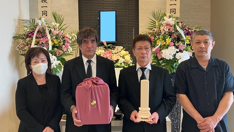 ささやかだけど兄弟と葬祭の方とおみおくりできてよかったです。